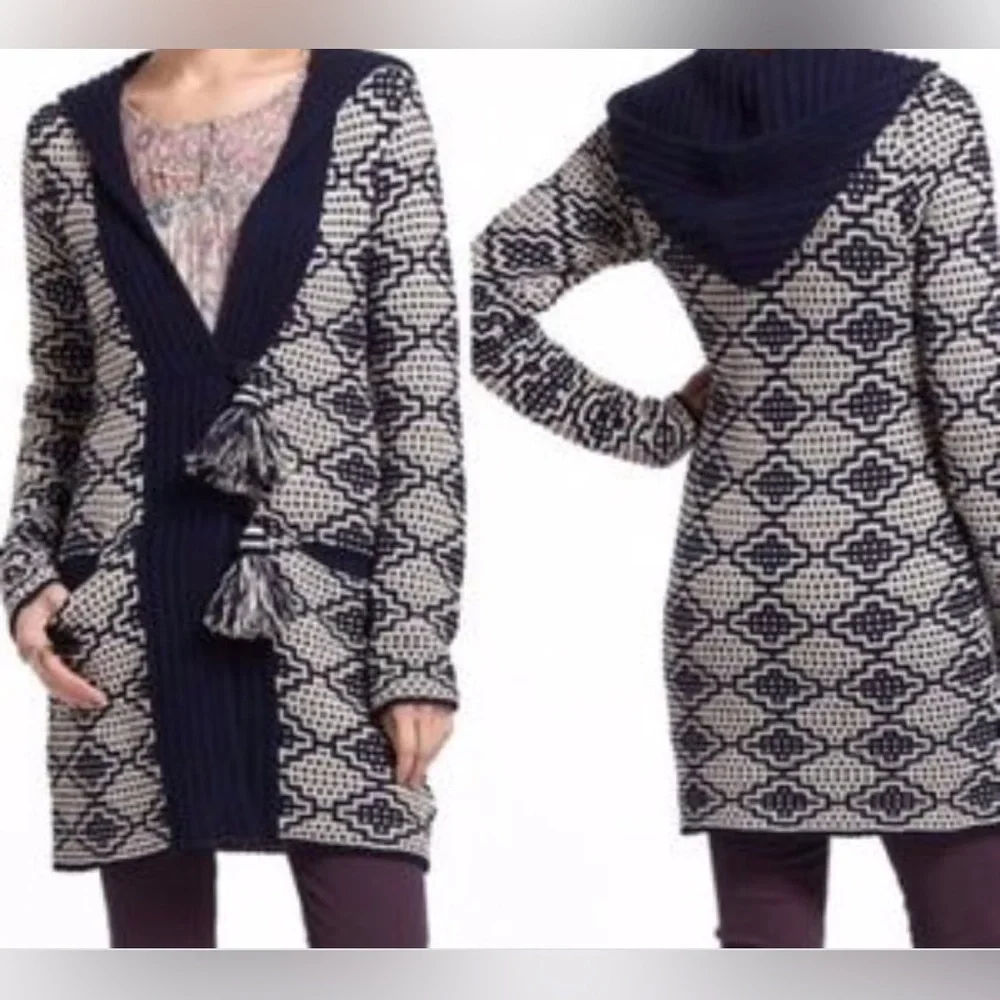 Fiets Voor2 Wool Blend Hooded Tassel Cardigan Sweater in Navy Beige Medium